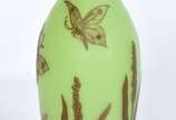 C.A.LOETZ,  - Vaso de pasta de vidro europeia com fundo verde e folhagens com borboleta em marrom, assinado.