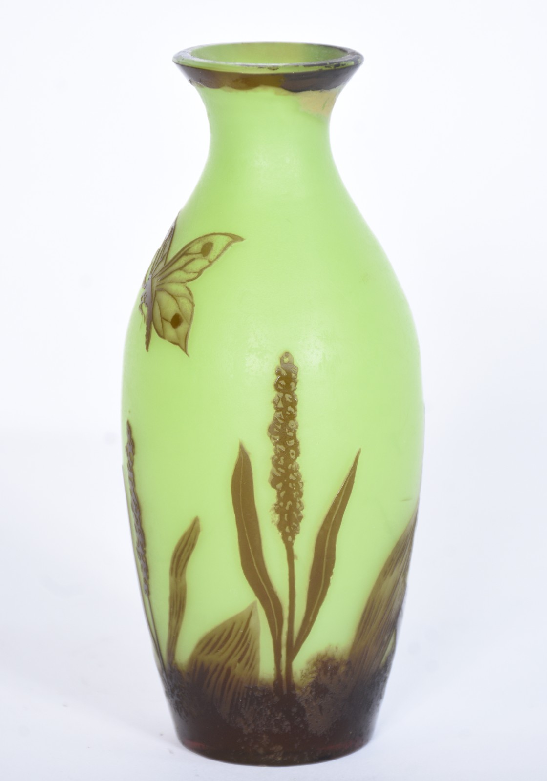 Vaso de pasta de vidro europeia com fundo verde e folhagens com... - foto 5 de 8