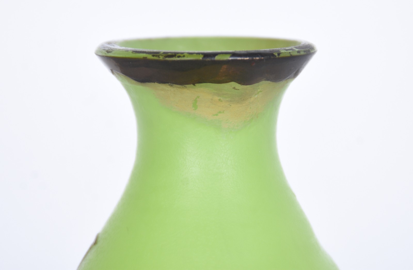 Vaso de pasta de vidro europeia com fundo verde e folhagens com... - foto 8 de 8