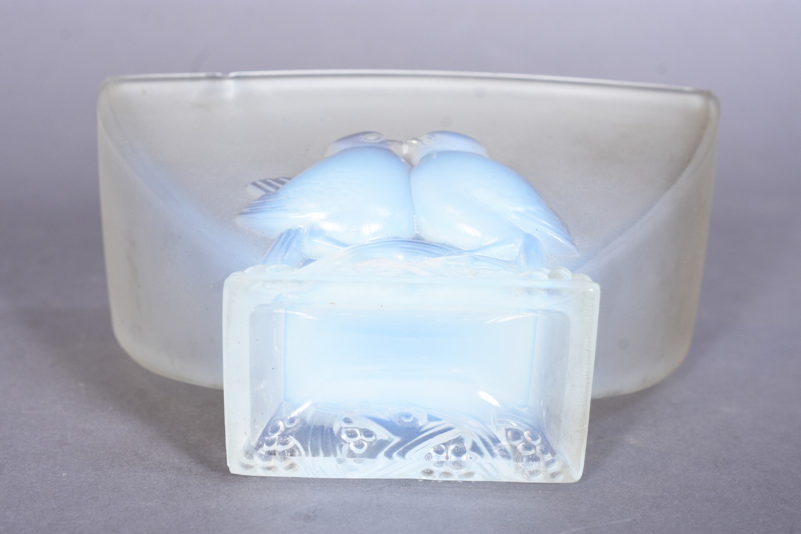 Floreira de cristal frances opalescente com base na forma de... - foto 4 de 8