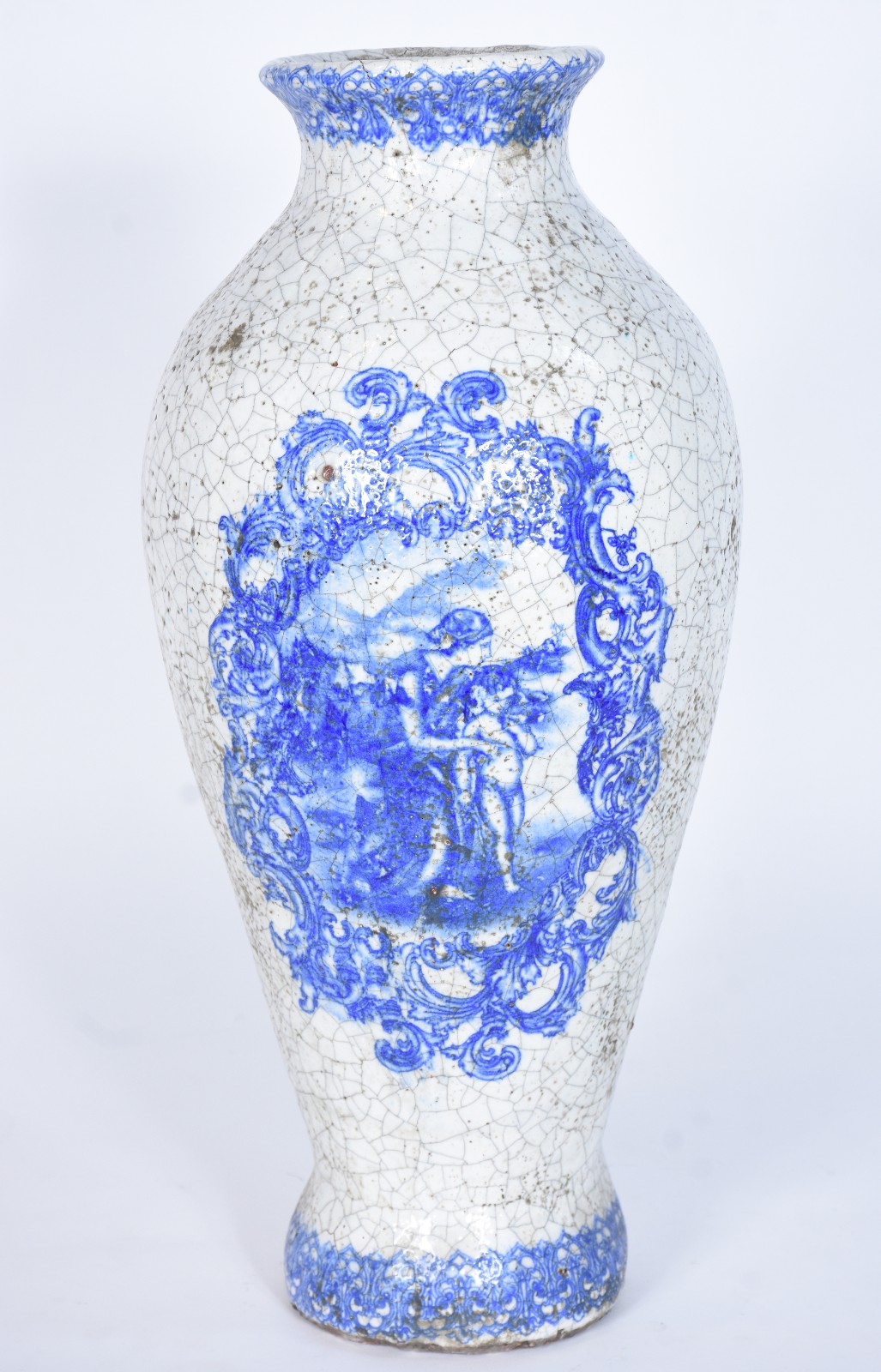 Vaso de cerâmica azul e branca craquelê decorado com figura feminina... - foto 1 de 9