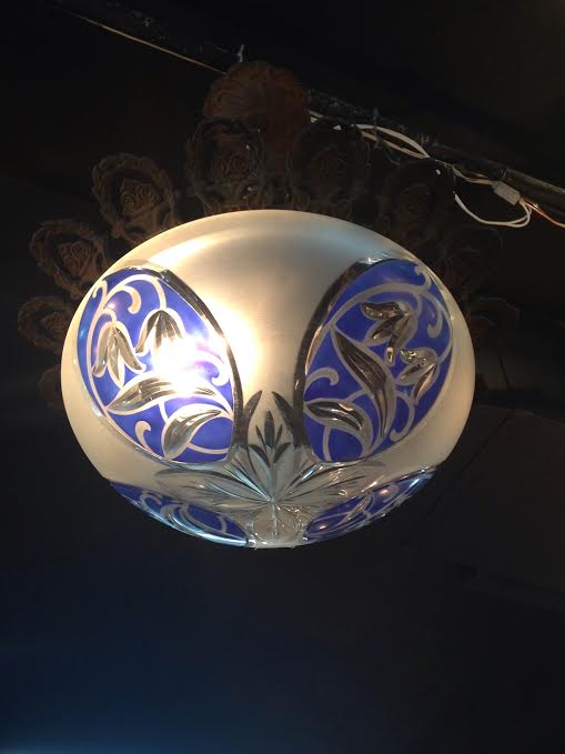 Lustre Art Nouveau com estrutura de metal e plafon de cristal fosco... - foto 3 de 3