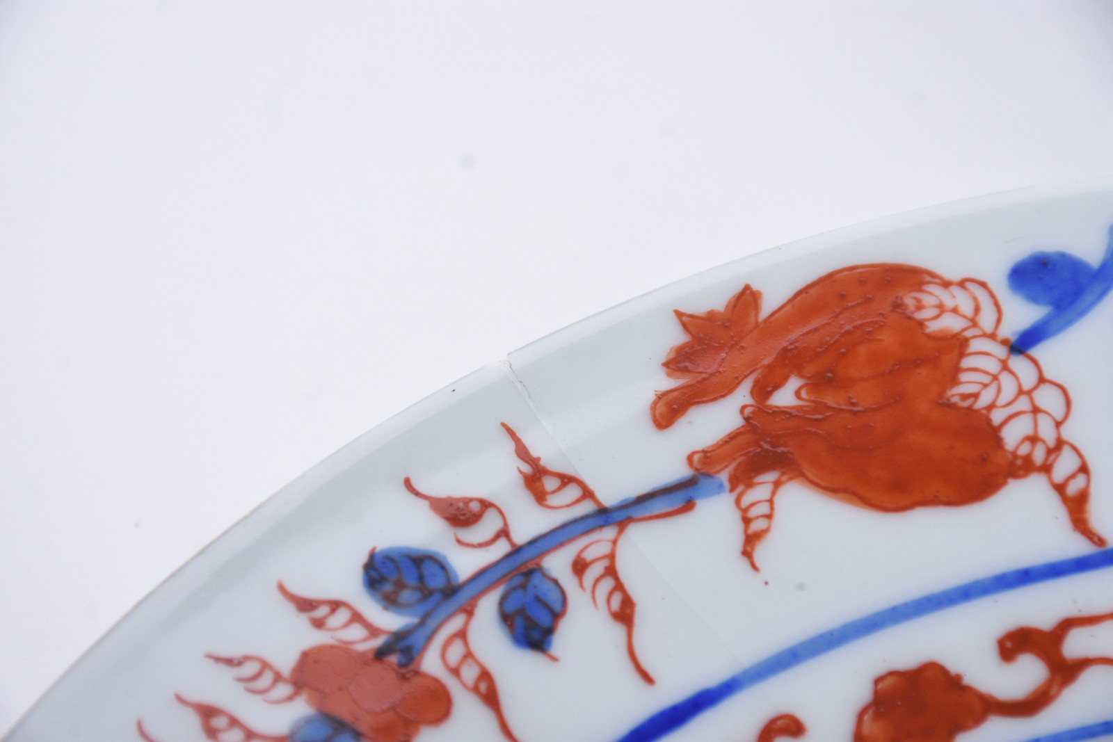 Cinco pratos decorativos em porcelana oriental em diversas... - foto 8 de 8