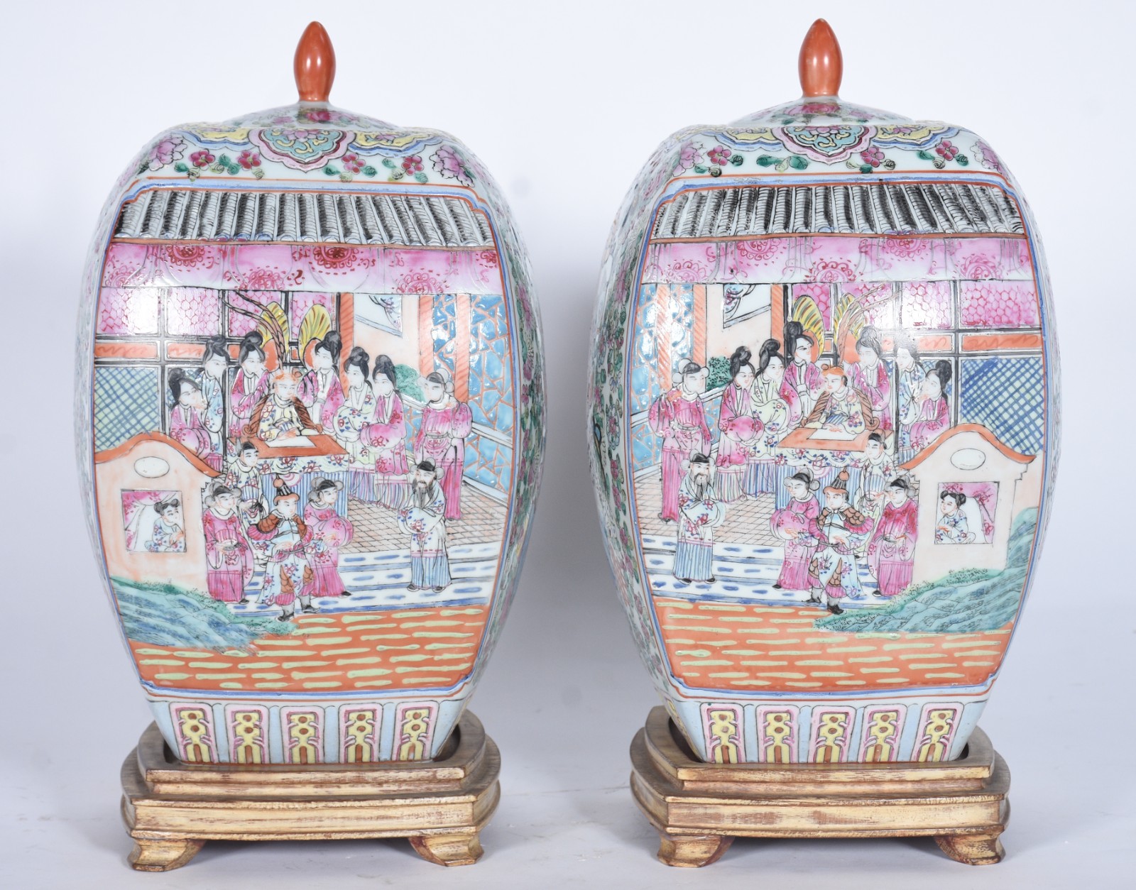 Par de potiches de porcelana oriental, formato quadrangular... - foto 1 de 9