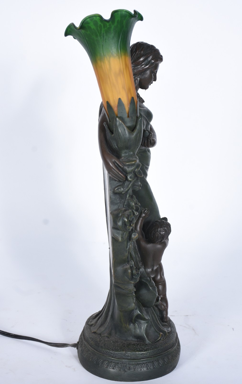 Espelho/luminária de resina patinada decorada com figura feminina e... - foto 5 de 8