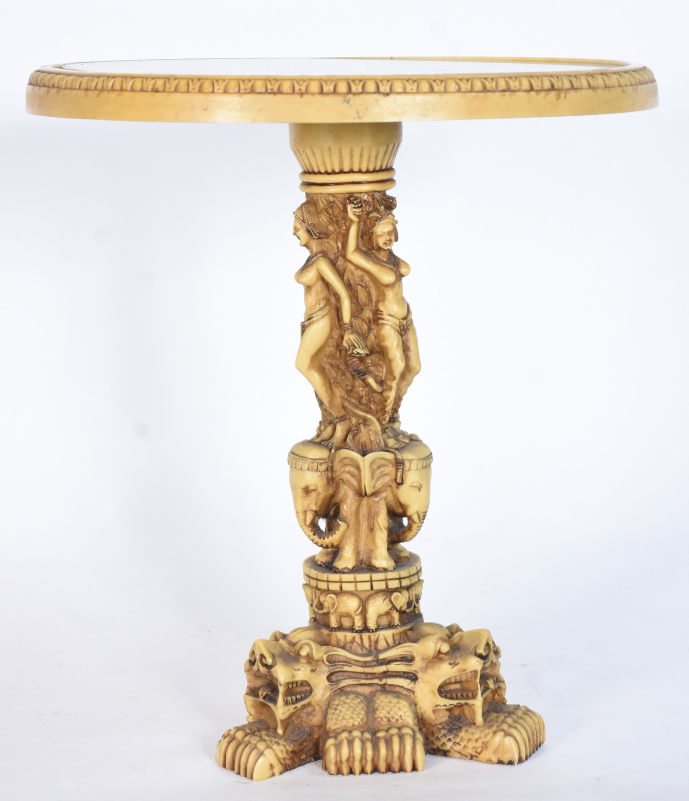 Mesa auxiliar de resina oriental, coluna trabalhada com figuras... - foto 2 de 9