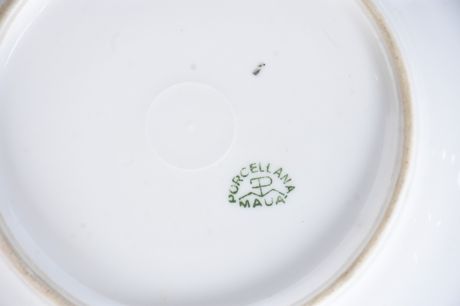 Conjunto para bolo de porcelana Mauá composto de prato grande e 6... - foto 4 de 5