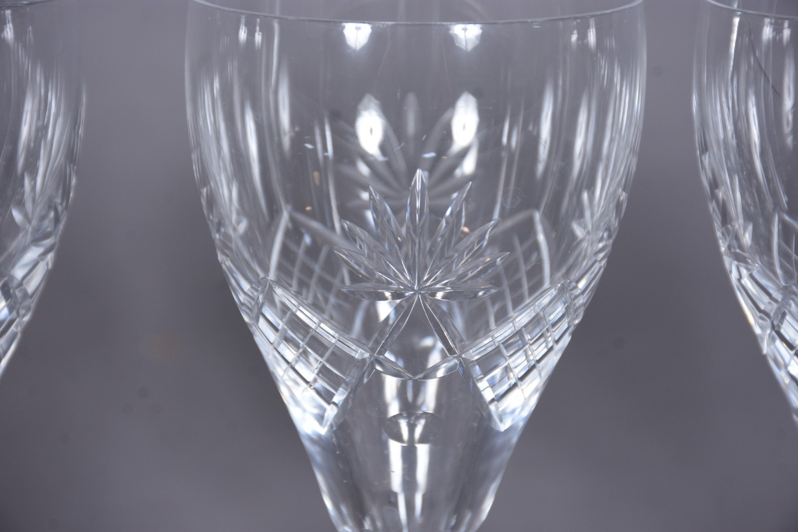 Cinco taças para vinho de cristal lapidado. - foto 2 de 7