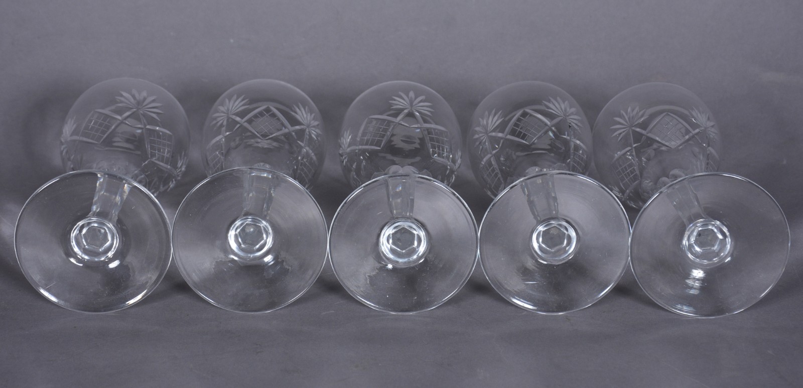 Cinco taças para vinho de cristal lapidado. - foto 5 de 7