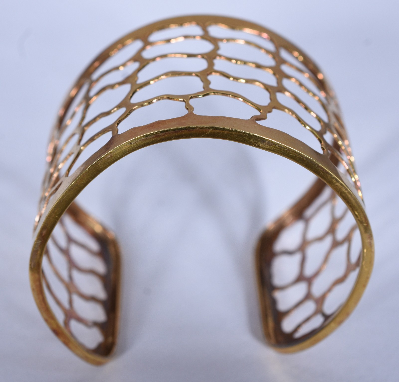 Bracelete de ouro 18 k., design moderno com vazados (Por motivos de... - foto 6 de 6