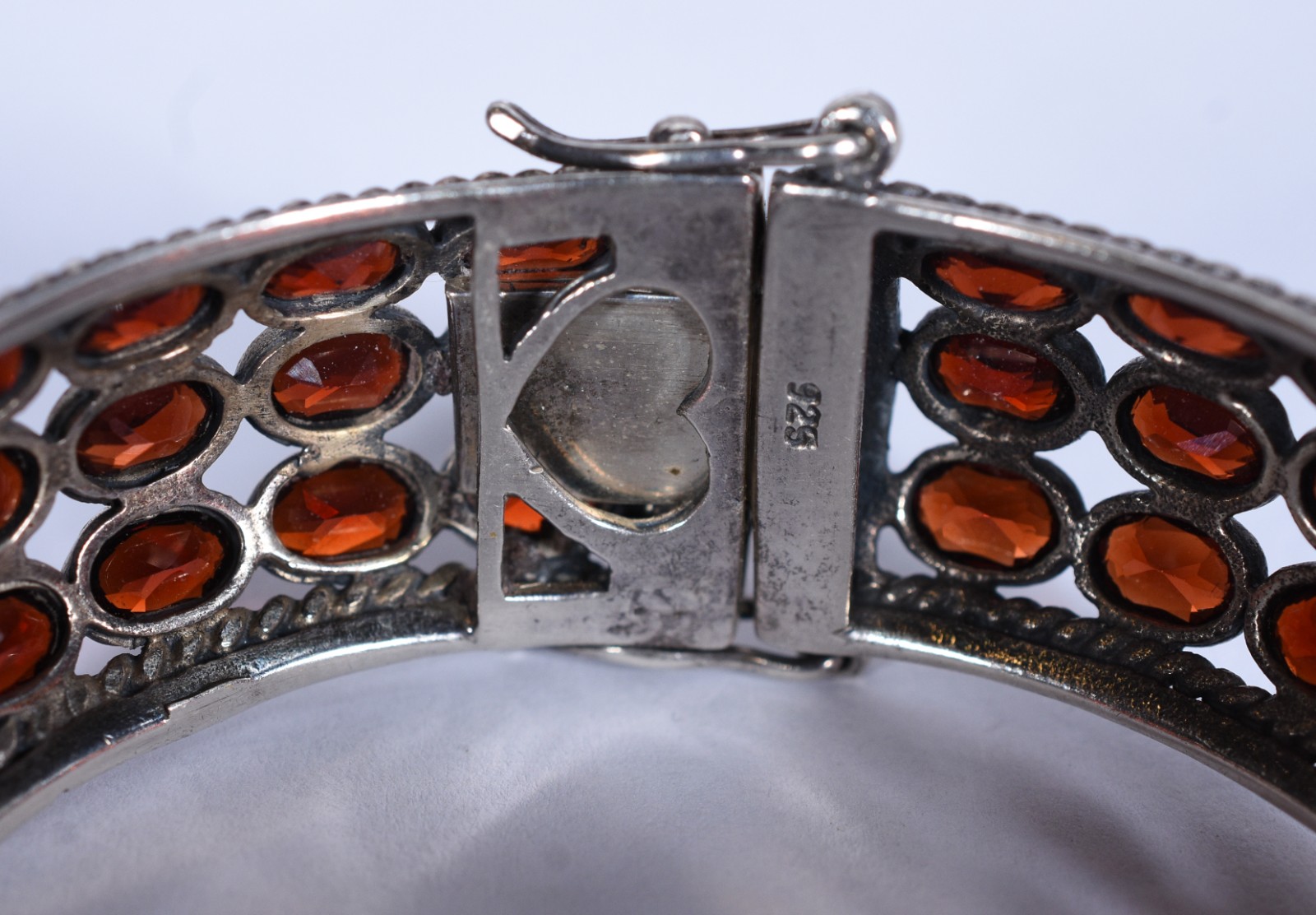 Pulseira de prata com pedras vermelhas (Por motivos de segurança a... - foto 6 de 6