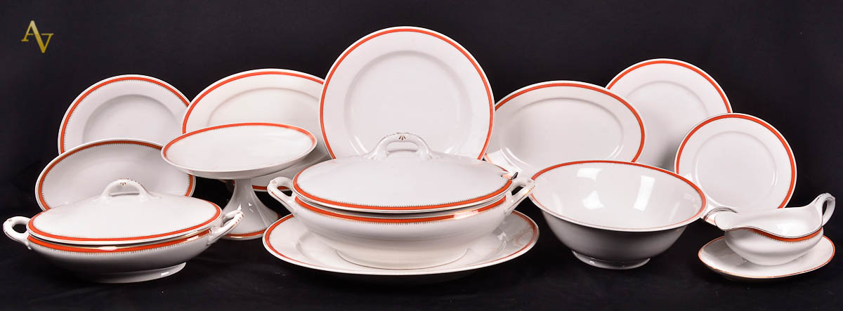 Serviço de jantar de porcelana Tcheca EPIAG, composto de 22 pratos...