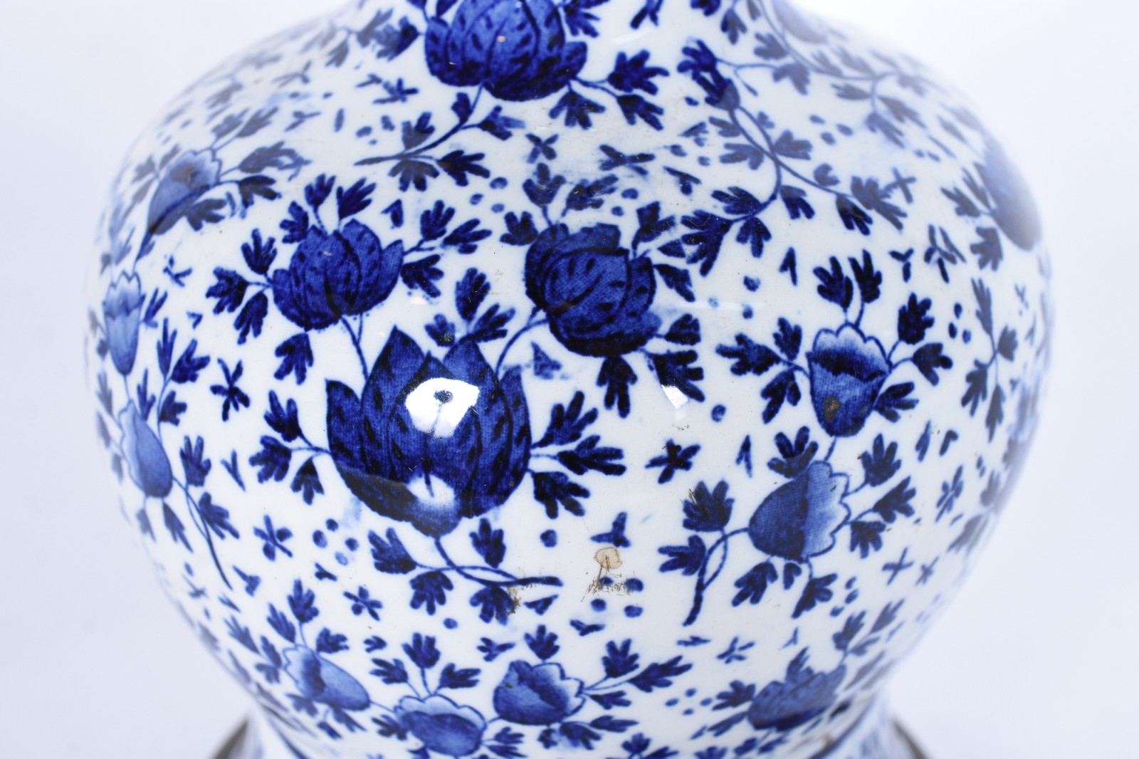 Abatjour de porcelana francesa em "chinoiserie" azul e branca... - foto 5 de 9