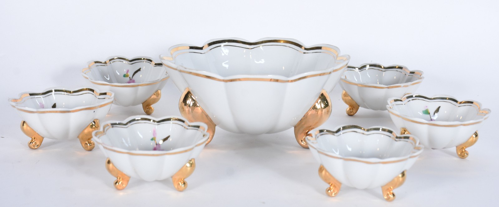 Conjunto de saladeira e 6 bowls de porcelana com flores em policromia... - foto 2 de 7