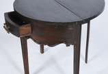 Mesa de madeira rústica feitio meia lua, com um... - Mesa de madeira rústica feitio meia lua, com uma gaveta, tampo dobrável se transformando numa mesa redonda com mais um apoio.
