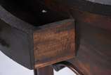 Mesa de madeira rústica feitio meia lua, com um... - Mesa de madeira rústica feitio meia lua, com uma gaveta, tampo dobrável se transformando numa mesa redonda com mais um apoio.