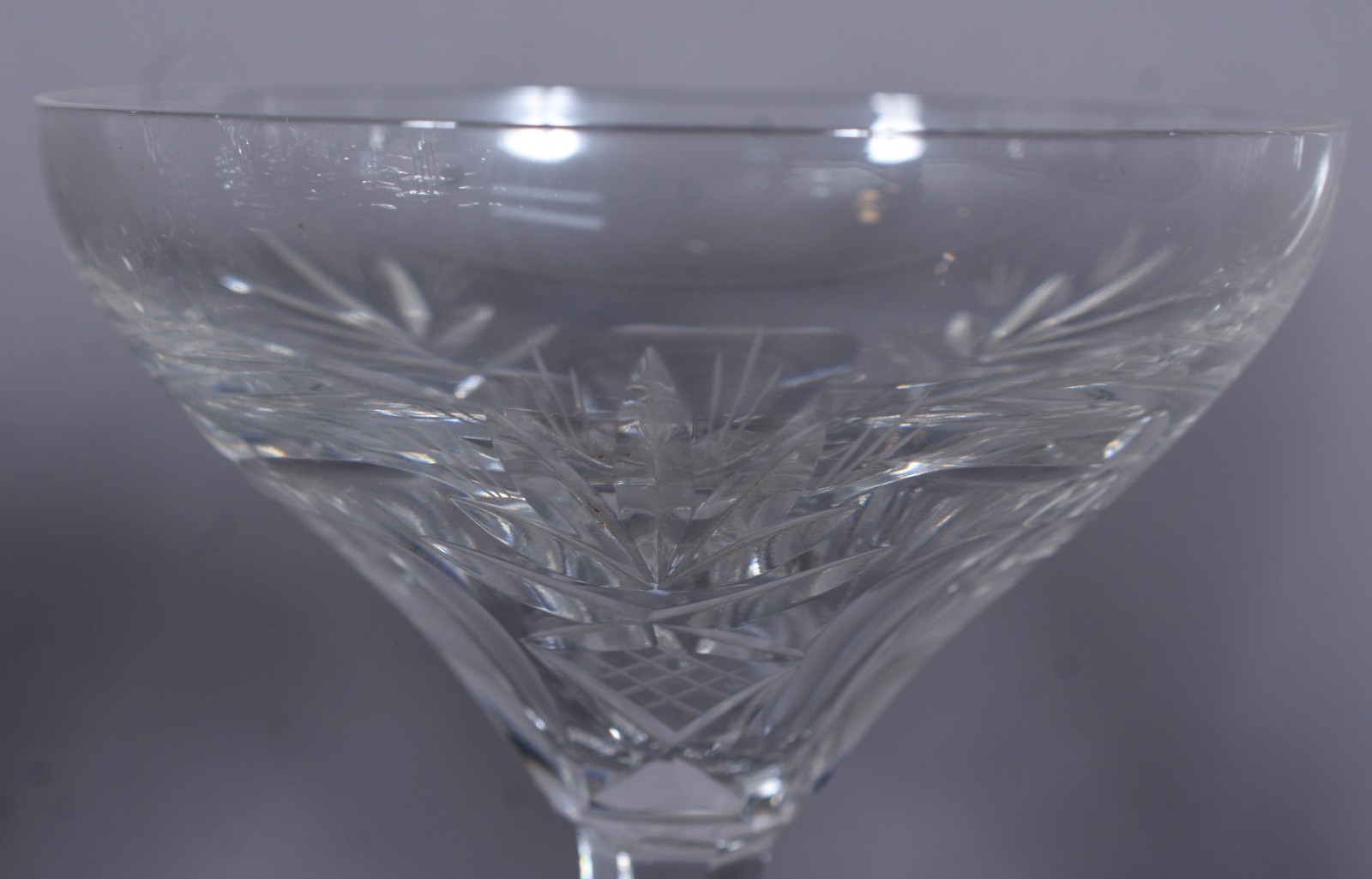 Serviço de cristal lapidado, composto de: 12 taças para champagne, 10... - foto 4 de 7