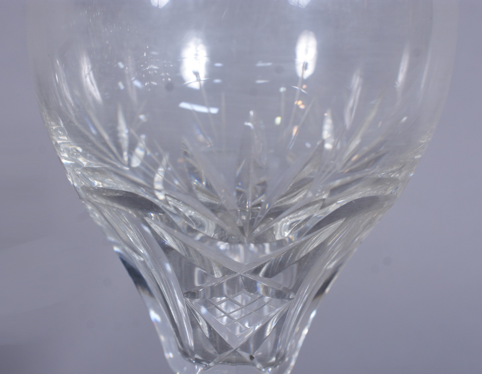 Serviço de cristal lapidado, composto de: 12 taças para champagne, 10... - foto 7 de 7