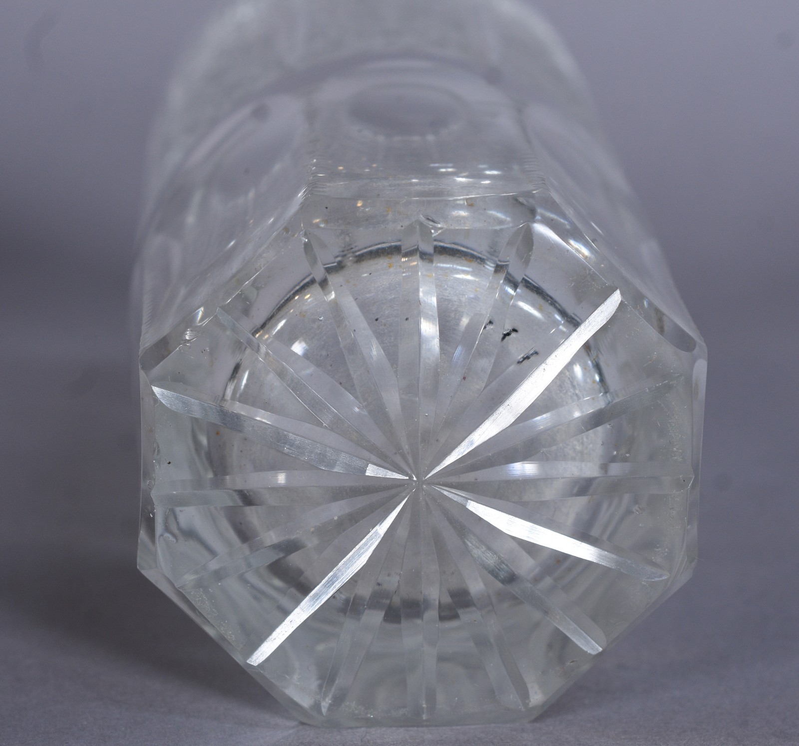 Dez copos longos de cristal lapidado bases facetadas. - foto 7 de 10