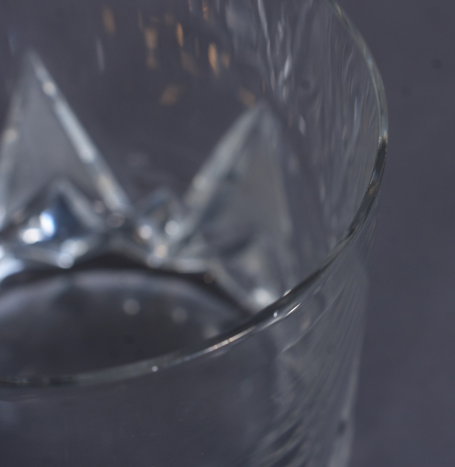 Quatorze copos de cristal lapidado para Whisky. - foto 4 de 6