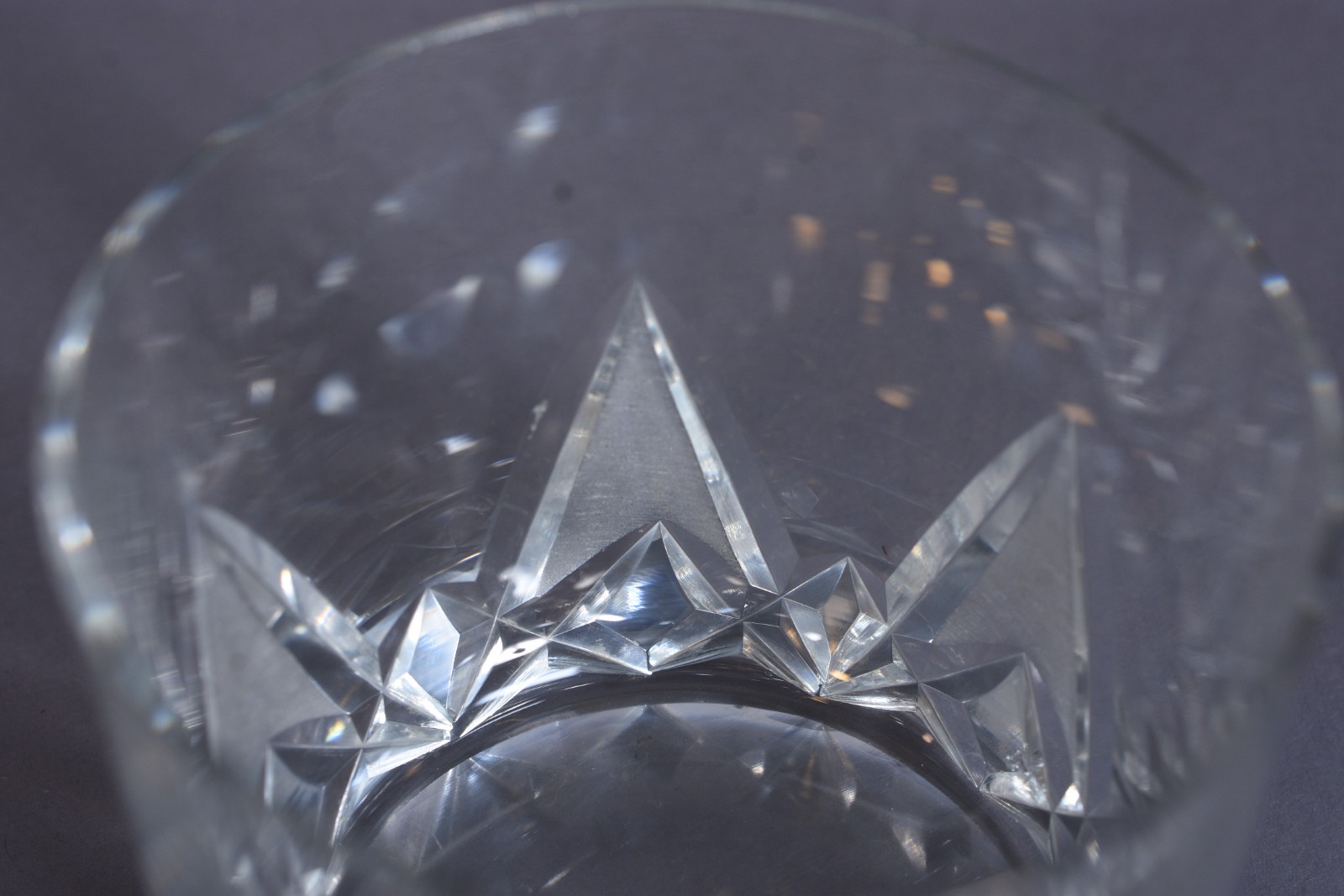 Quatorze copos de cristal lapidado para Whisky. - foto 5 de 6