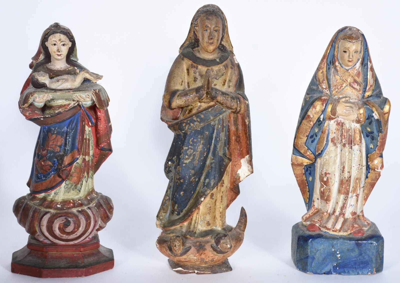 Três imagens de Nossa Senhora em madeira entaslhada e policromada... - foto 1 de 10