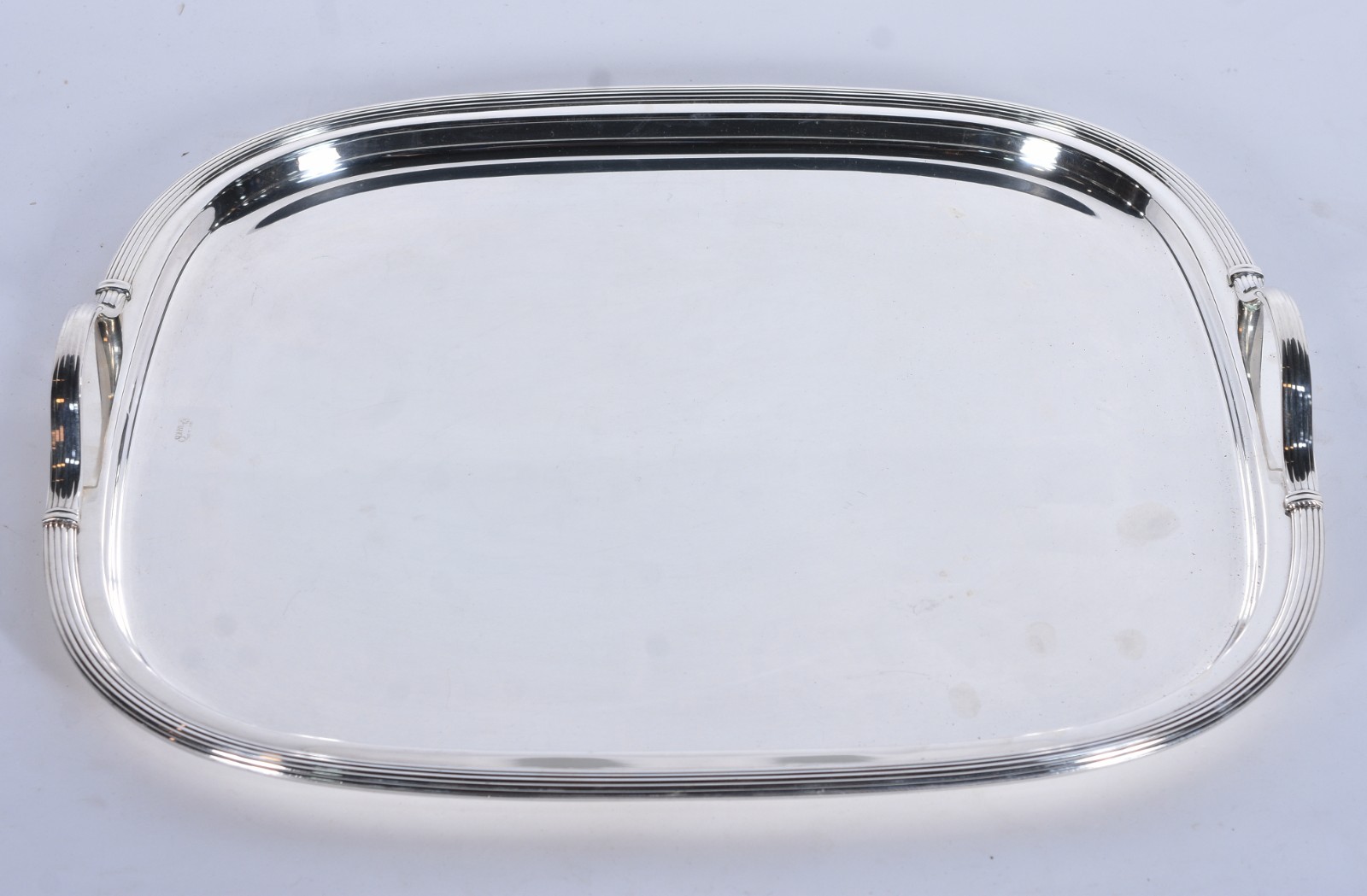 Bandeja com alças de metal prateado Soppil. - foto 1 de 5