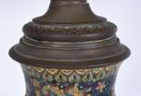 Abatjour de cloisonné verde com cúpula. - Abatjour de cloisonné verde com cúpula.