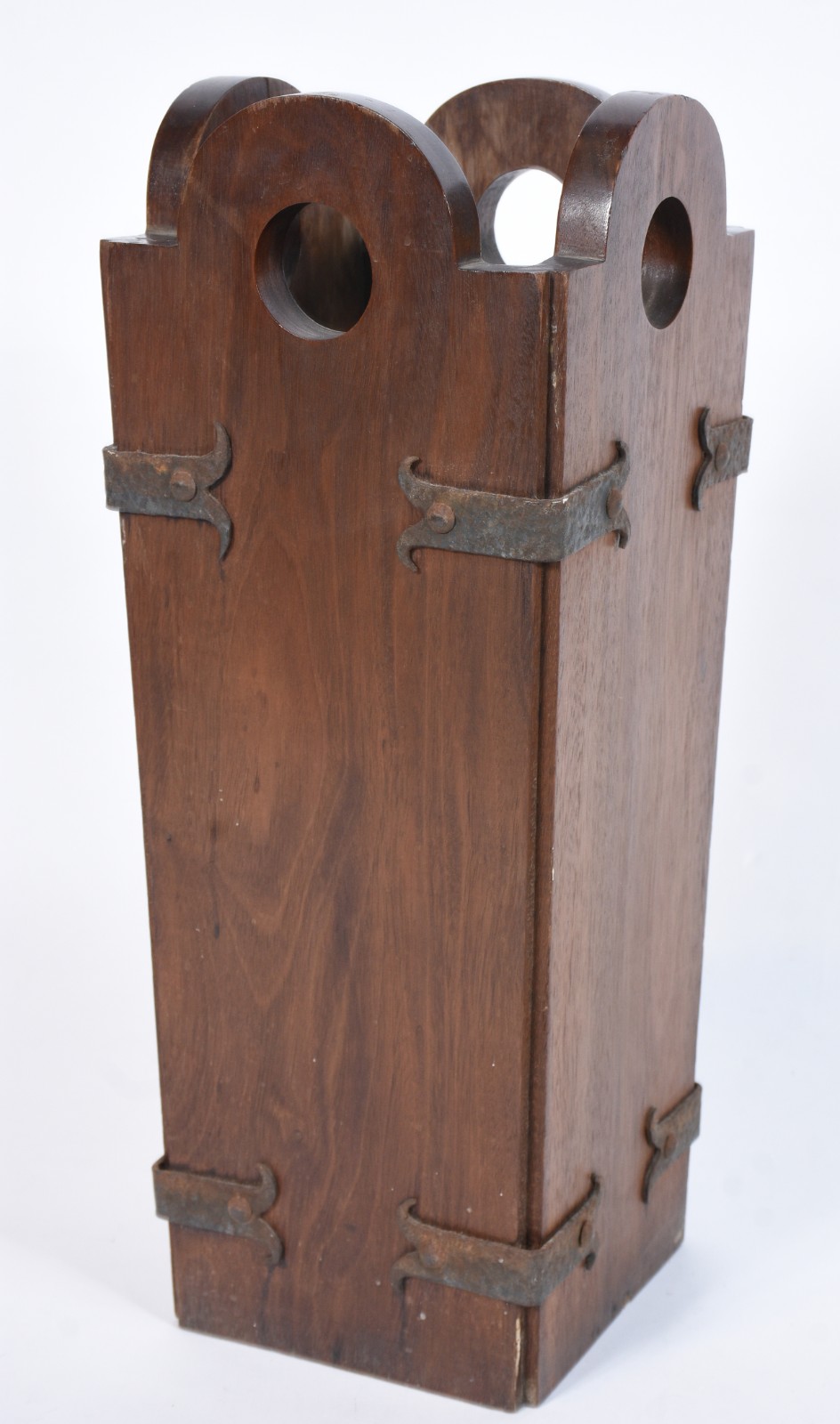 Porta guarda chuvas de madeira com detalhes de metal (metal oxidado). - foto 1 de 5