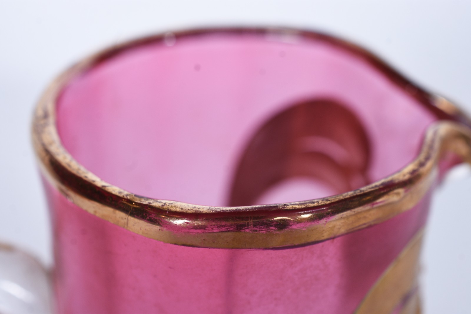 Jarra ART NOUVEAU de cristal europeu na cor rosa degradê decorado com... - foto 8 de 8