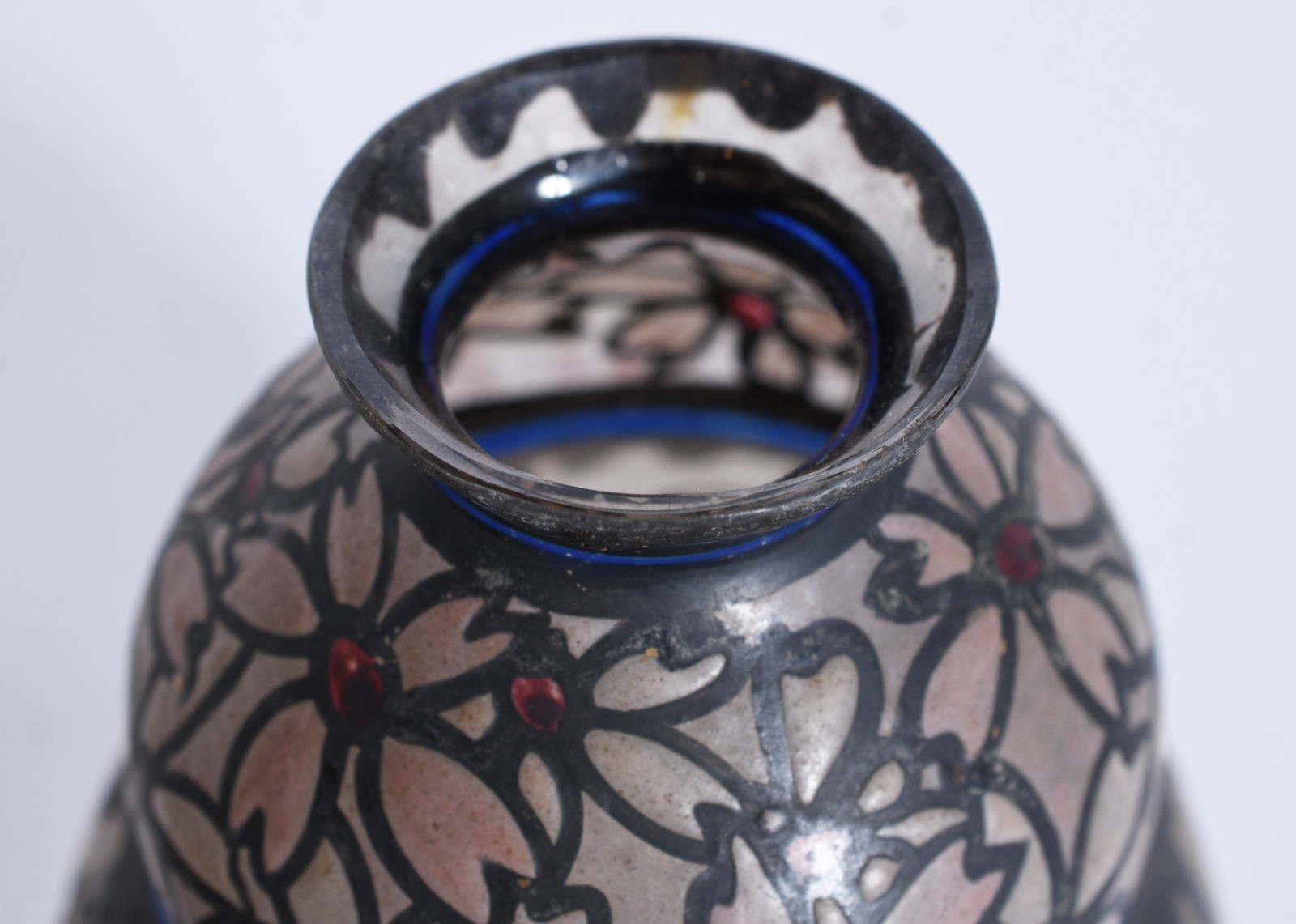 Três vasos diversos de vidro. - foto 5 de 7