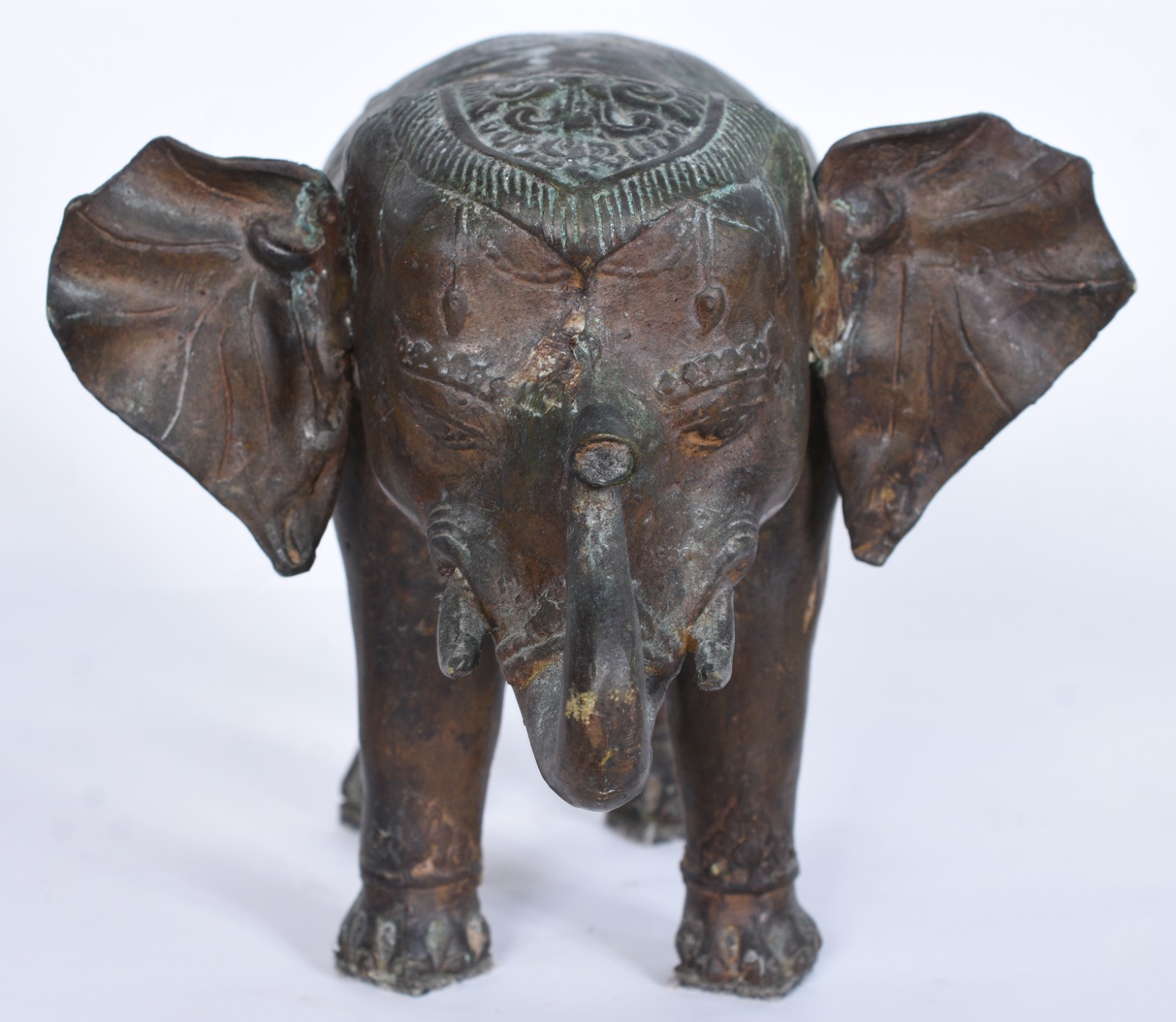 Elefante de metal oriental trabalhado. Desgastes. - foto 2 de 10