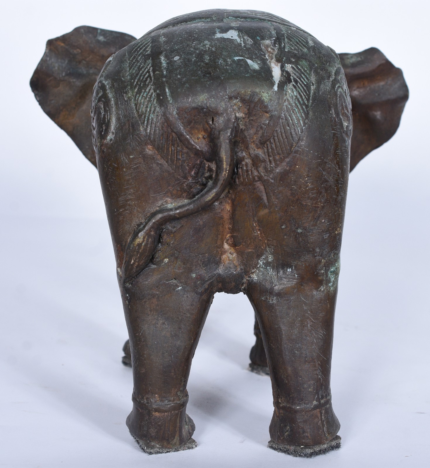 Elefante de metal oriental trabalhado. Desgastes. - foto 6 de 10