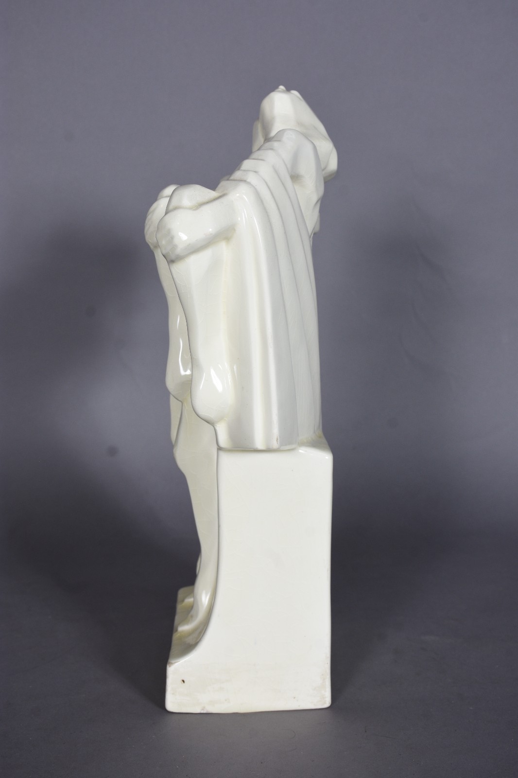 Escultura de cerâmica Art Deco representando dançarinas. - foto 3 de 6