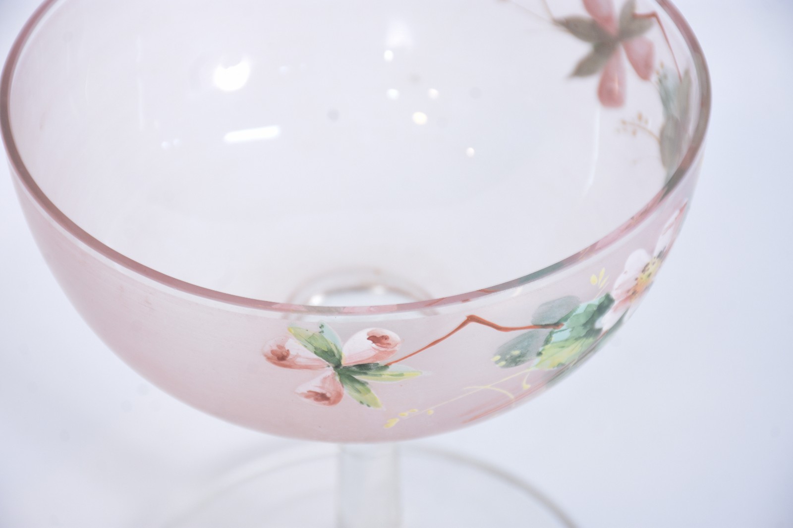 Par de compoteiras de cristal com flores esmaltadas. - foto 6 de 6