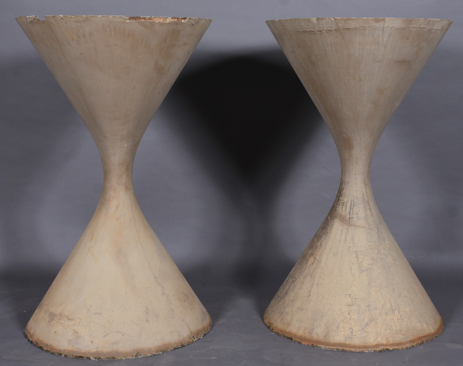 Par de vasos Willy Guhl - Eternit - vaso spindel em amianto. Selados. - foto 1 de 7