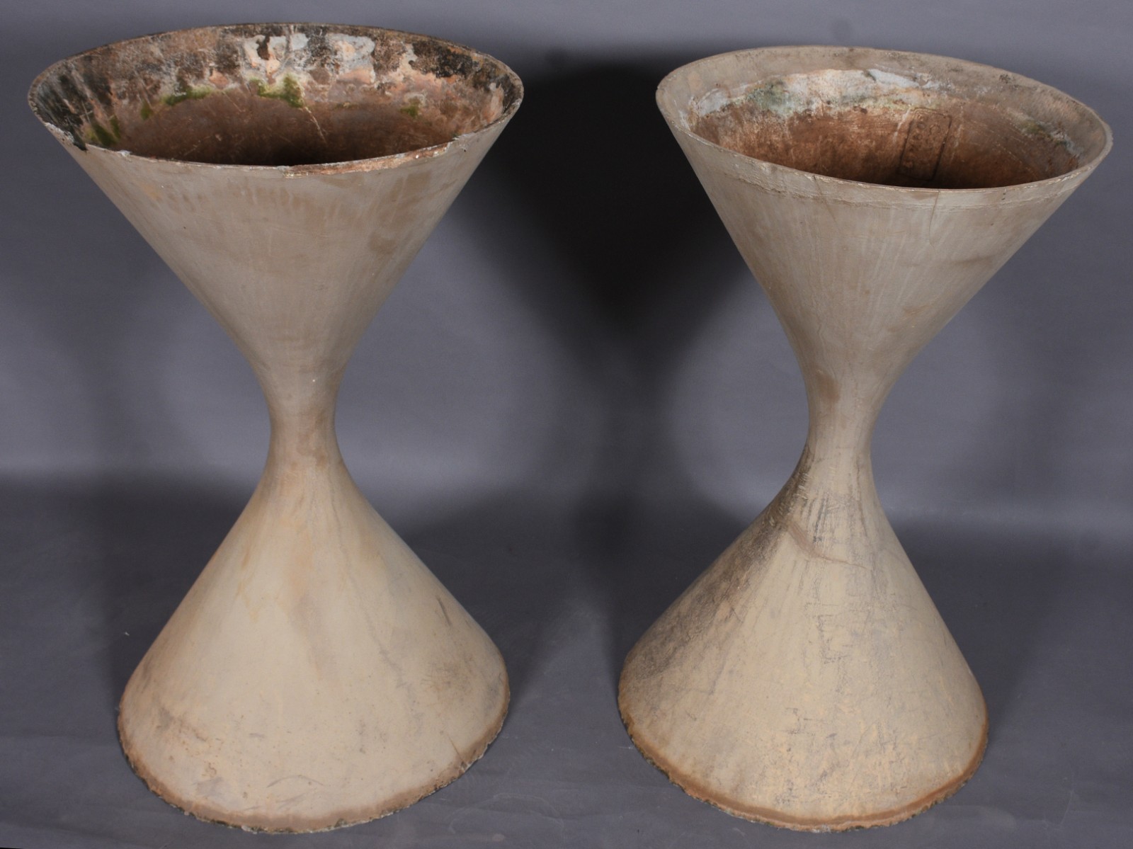 Par de vasos Willy Guhl - Eternit - vaso spindel em amianto. Selados. - foto 2 de 7
