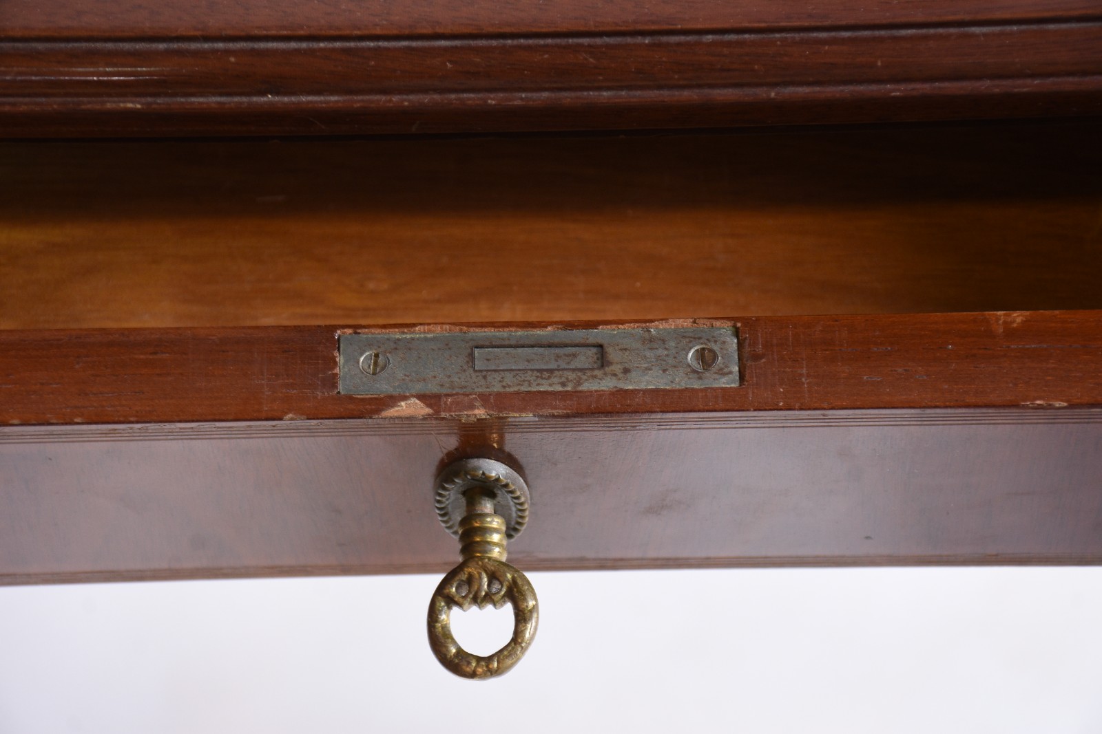Mesa de escritório de madeira nobre, 3 gavetas. Tampo na cor verde... - foto 10 de 11
