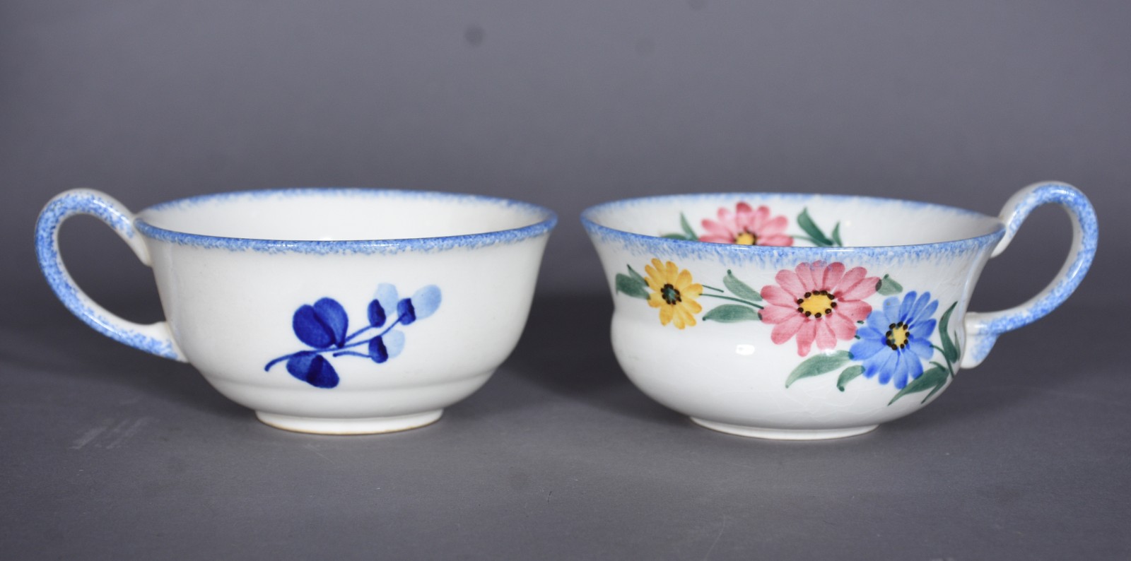 Dois conjuntos de cerâmica alemã de Meissen com pintura floral em... - foto 4 de 7