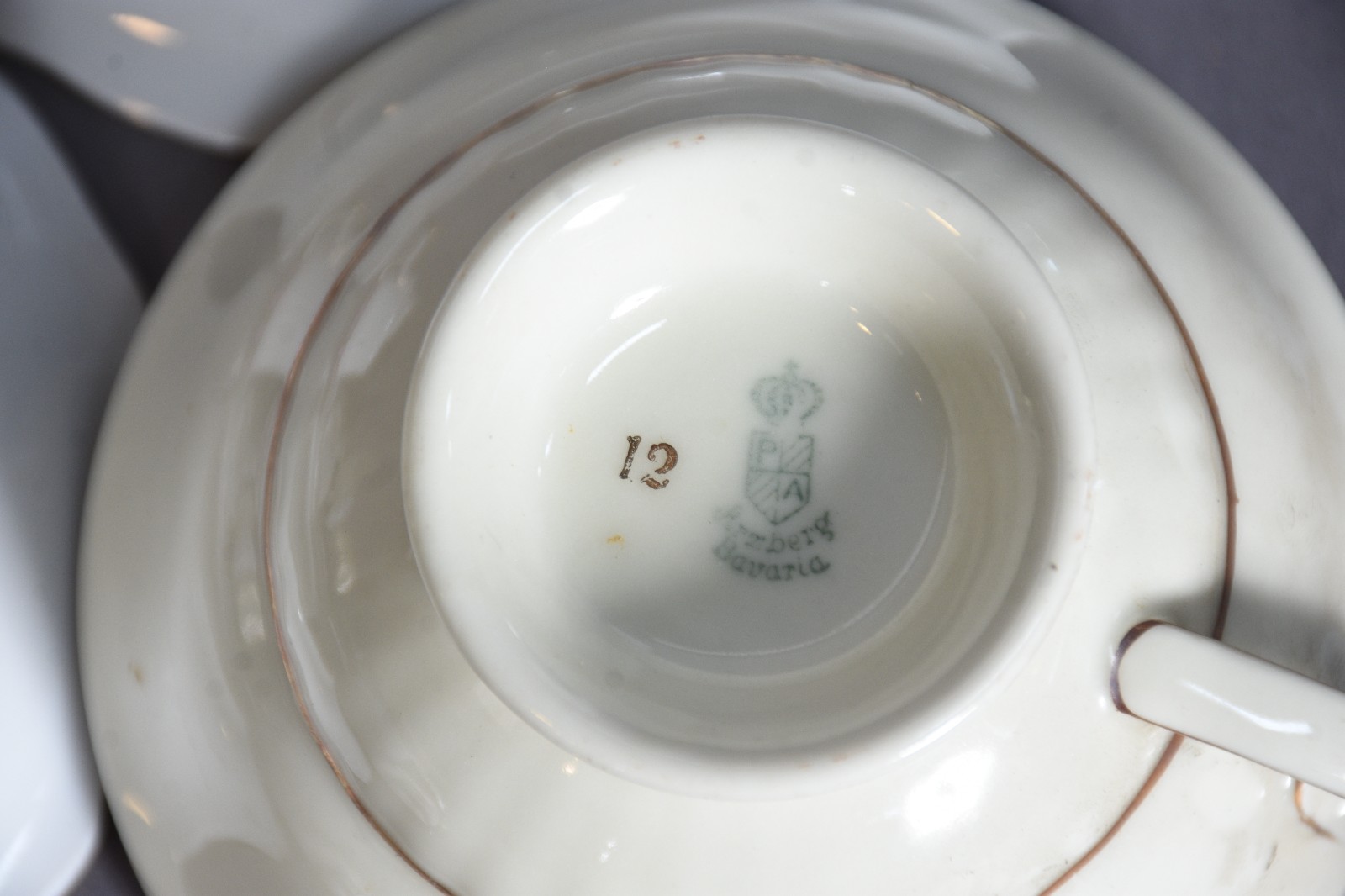 Conjunto com 12 xícaras de porcelana diversas procedências. - foto 4 de 10