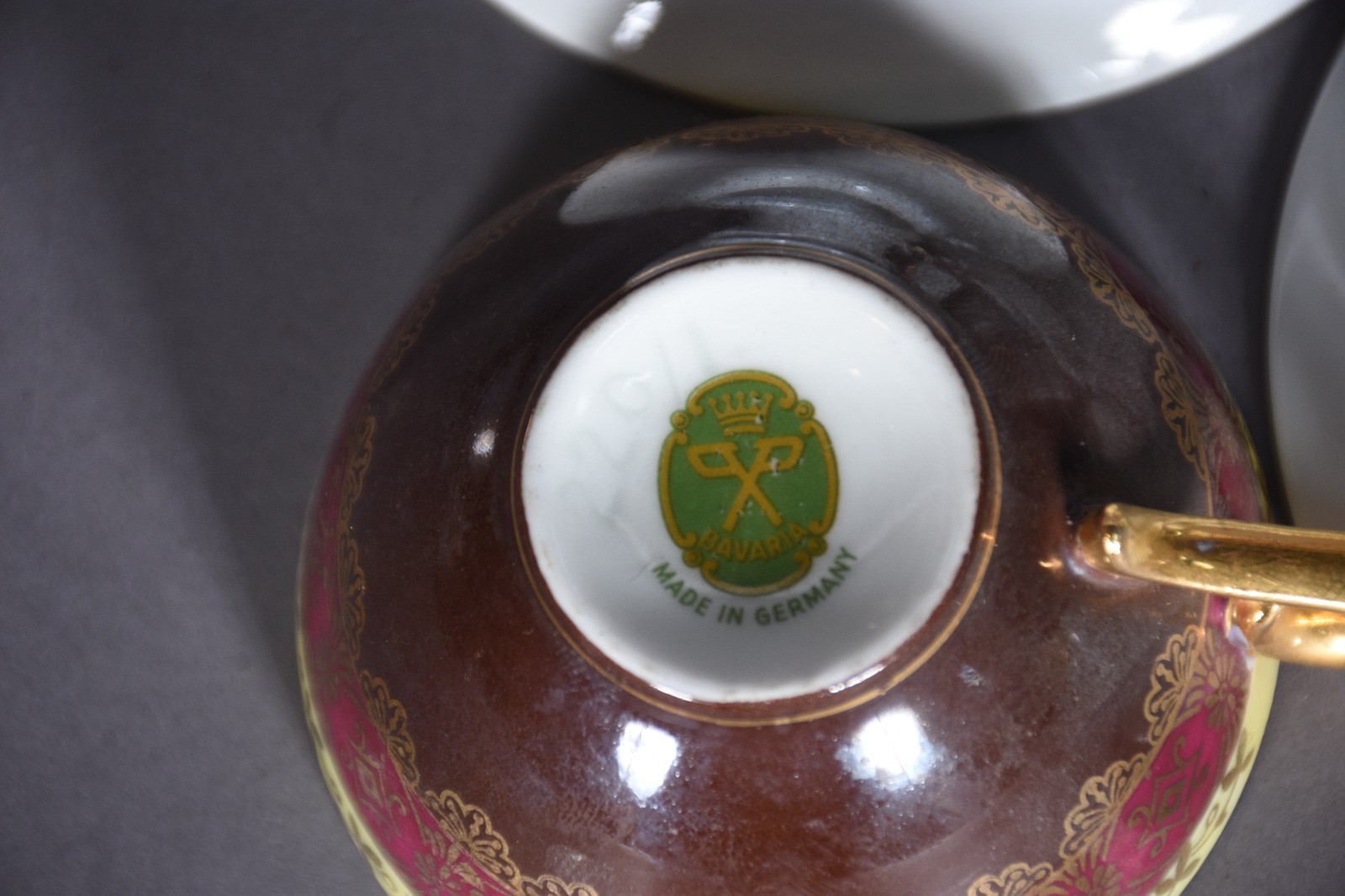 Conjunto com 12 xícaras de porcelana diversas procedências. - foto 6 de 10