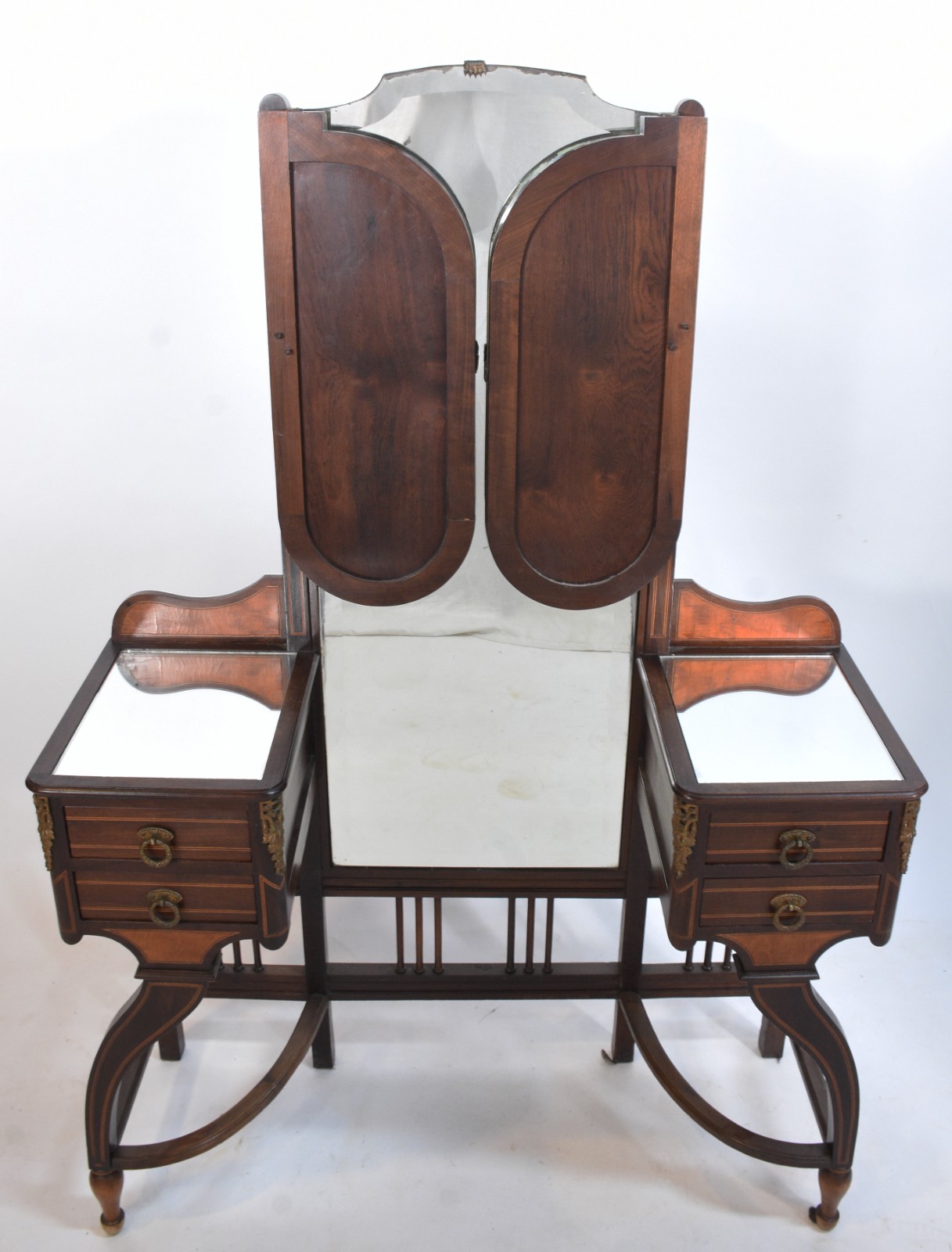 Penteadeira art deco de madeira nobre, espelhos laterais articulados... - foto 2 de 7