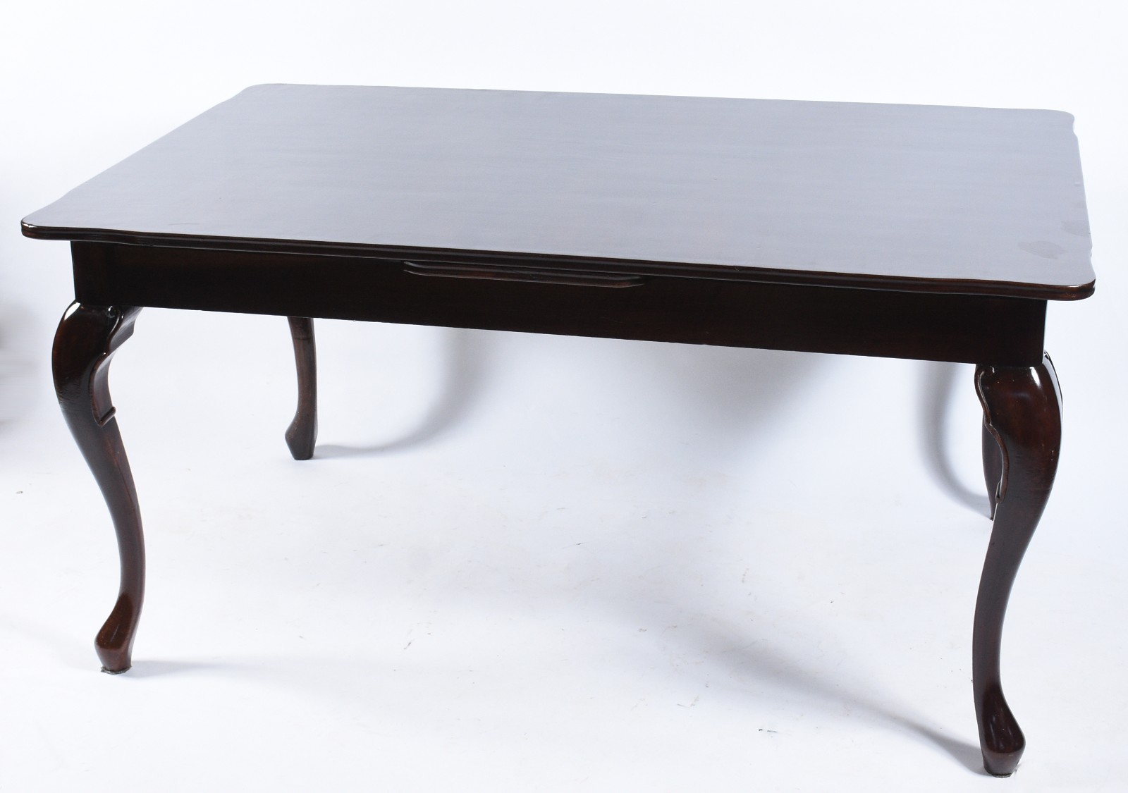 Mesa de jantar de madeira nobre, estilo Chipendale, podendo ser usada... - foto 2 de 7