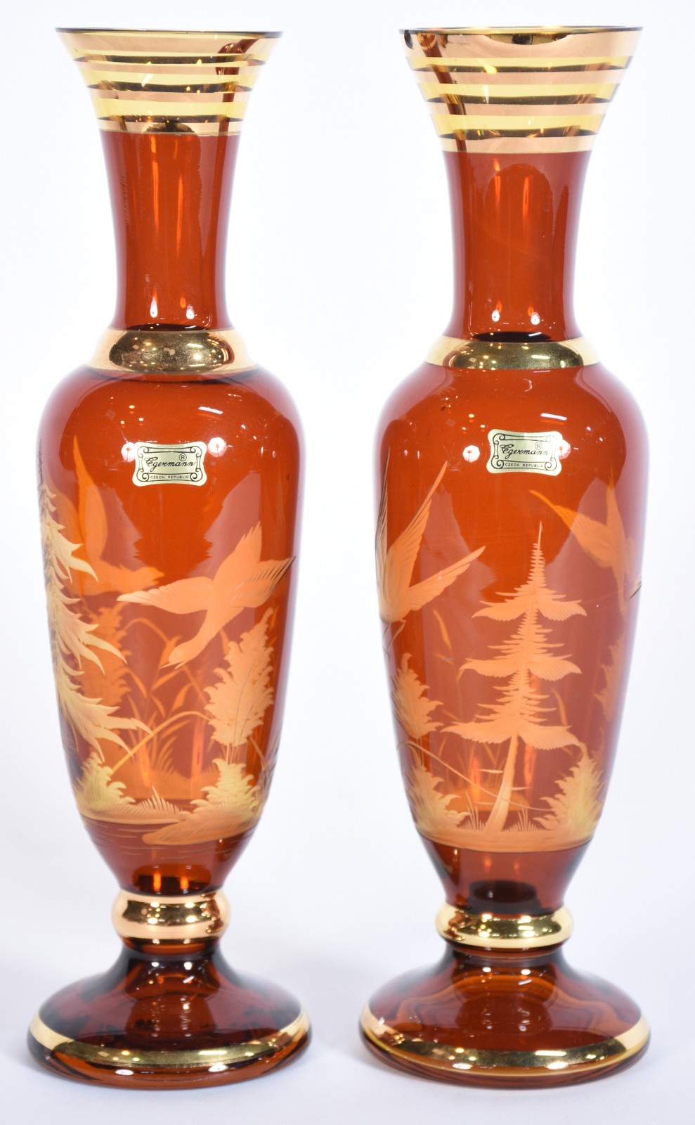 Par de vasos de cristal alemão na cor âmbar com frisos dourados - foto 1 de 8