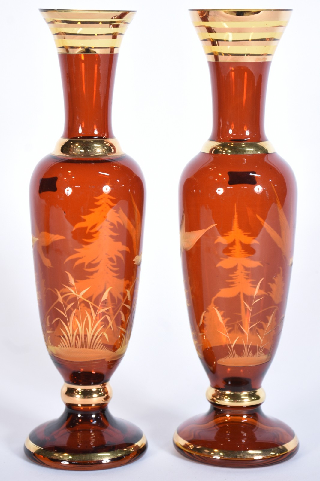 Par de vasos de cristal alemão na cor âmbar com frisos dourados - foto 2 de 8