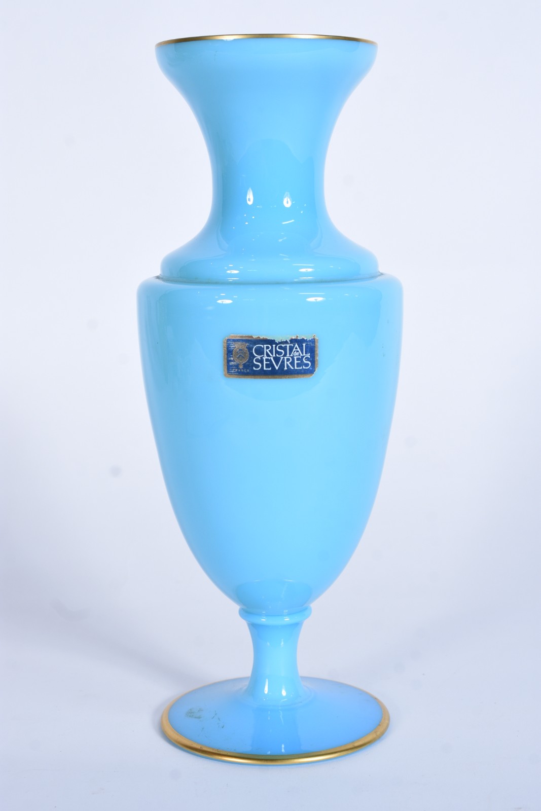 Vaso em cristal azul de Sèvres, frisos dourados nas bordas - foto 2 de 6