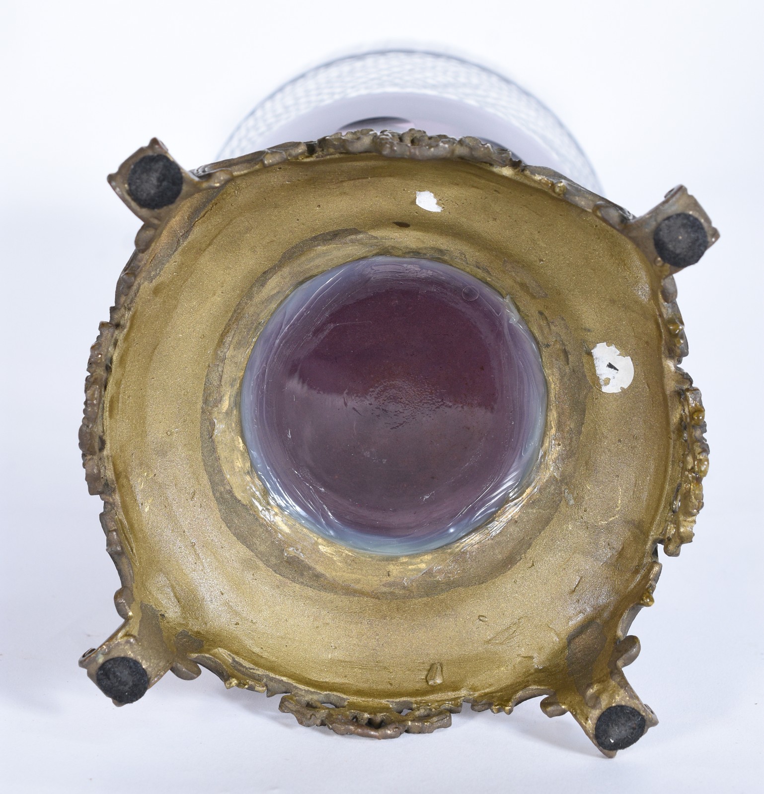 Vaso de cristal lapidado doublé vinho, base de metal dourado. - foto 6 de 8