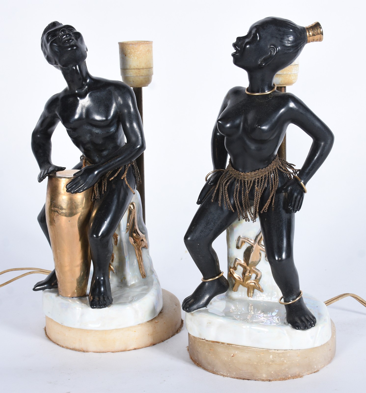 Par de abatjoures de porcelana. - foto 1 de 5