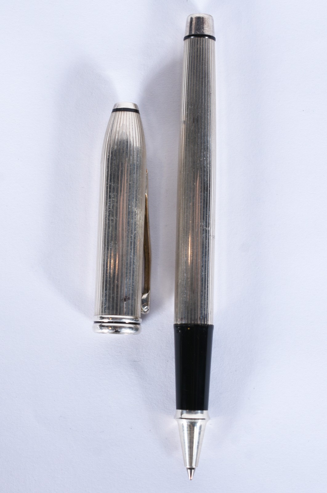 Caneta esferográfica de prata. - foto 4 de 11