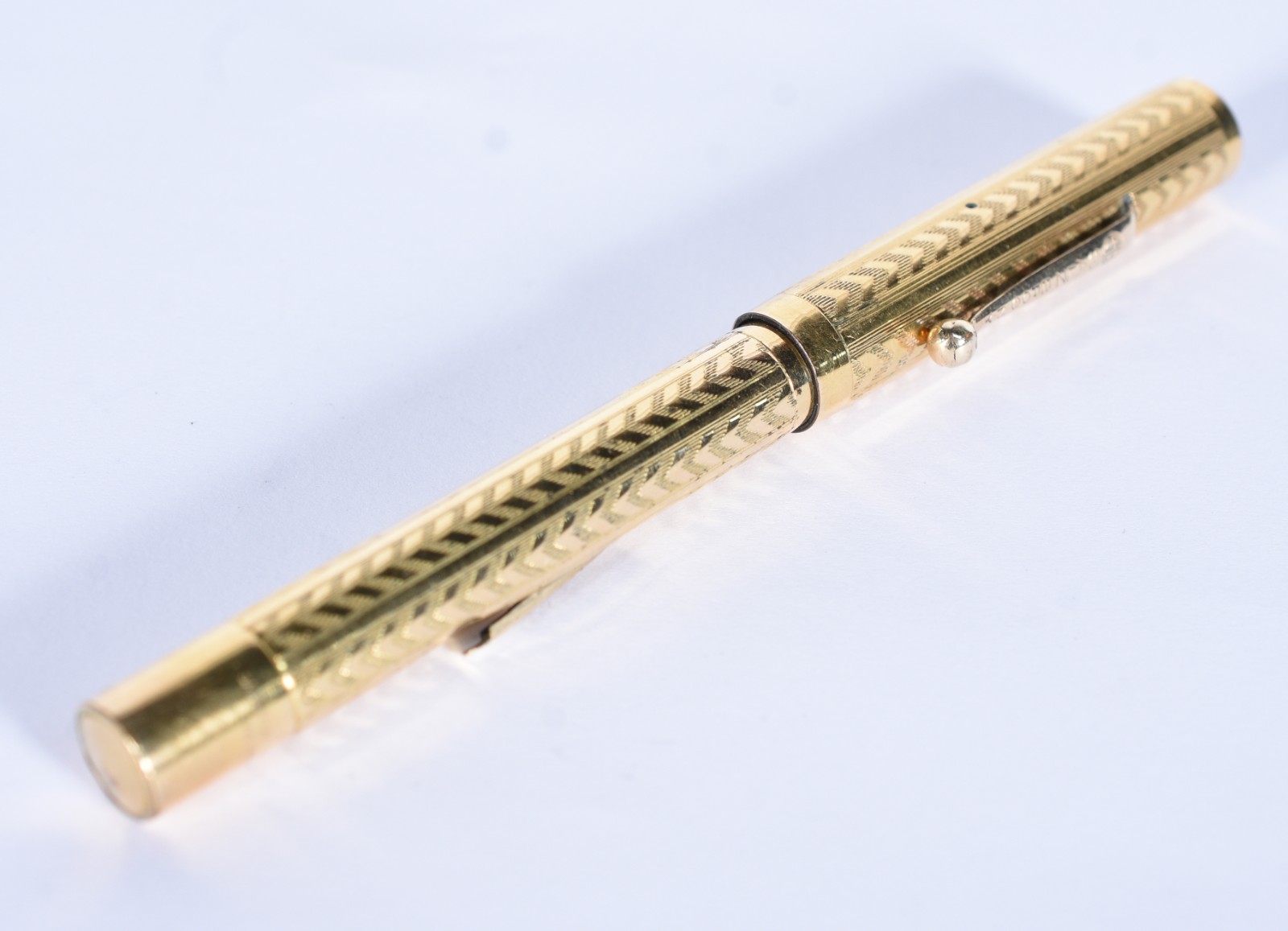 Caneta tinteiro com capa folheada a ouro 18 k, Salzbros, pena 14 k. - foto 1 de 11
